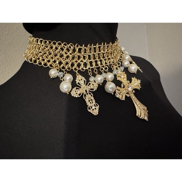 Women's Statement Necklace Cross Rhinestones Faux Pearls Goldtone NEW - Picture 3 of 8